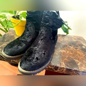 Women’s Size 7 Velvet Leather Boots - Black Paisley, Lightweight & Sexy